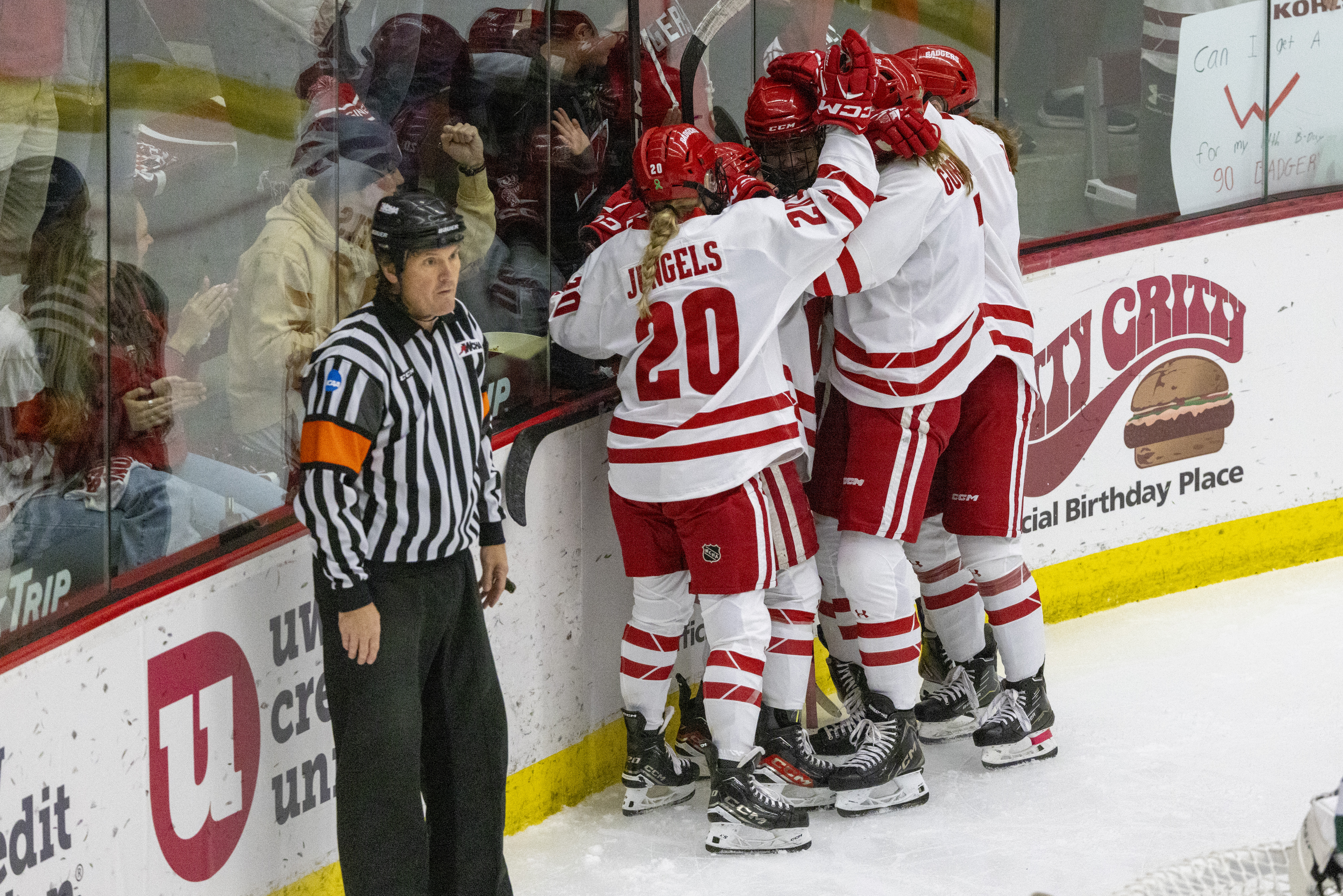 Photo @ Tom Lynn / Wisconsin - Wisconsin Remains Unanimous In National Rankings