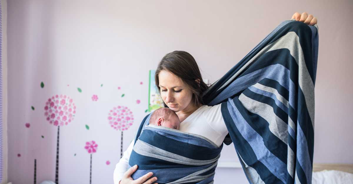 Mom’s Simple Hack Gives Baby More Neck Support While Insides Carrier
