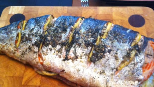 preparing-a-whole-salmon-for-barbecuing