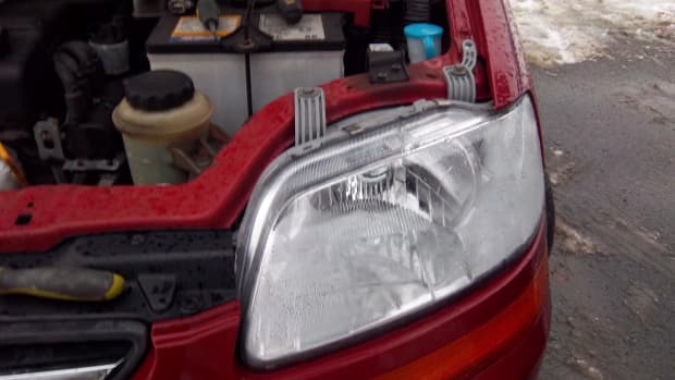 how-to-replace-the-headlight-assembly-of-a-2008-chevy-aveo-step-by-step-with-pictures