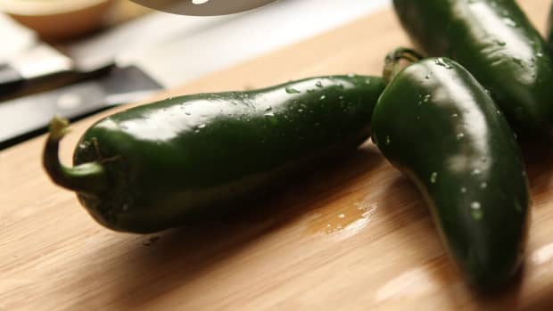 how-to-grow-jalapenos-in-containers