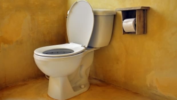 up-or-down-the-never-ending-toilet-seat-battle