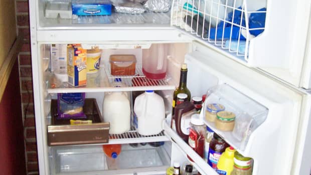 how-to-clean-a-smelly-refrigerator