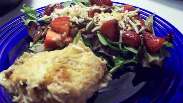 veggie-crumble-lasagna-salad-baby-greens-vinaigrette-dressing