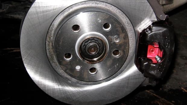 mkiv-jetta-golf-20l-how-to-change-front-brakes-pads-rotors-diy-mk4