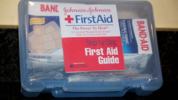 first-aid-kits-essential-elements-to-include