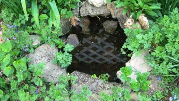 how-to-make-a-5-minute-pond-to-pretty-up-a-flowerbed