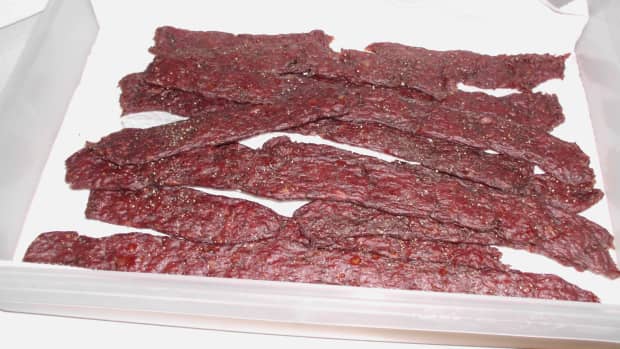 How To Make Beef Jerky In a Dehydrator - EverydayMaven™