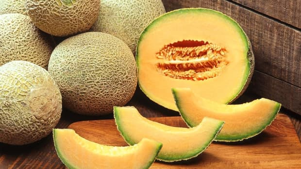 cantaloupe-a-nutritious-and-delicious-melon-with-edible-seeds