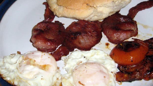 fried-eggs-tomatoes-rashers-bacon-sandwich-recipe-how-to-make-toast-a-quick-snack