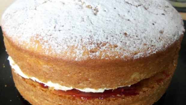 How to Make a Basic Sponge Cake - Delishably