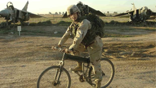 tactical-mountain-bicycles-smith-and-wessons-police-bike-and-the-montague-paratrooper