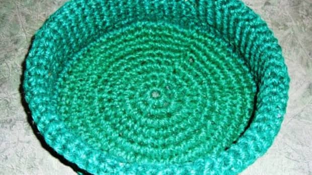 how-to-crochet-a-round-basket-from-gardening-twine