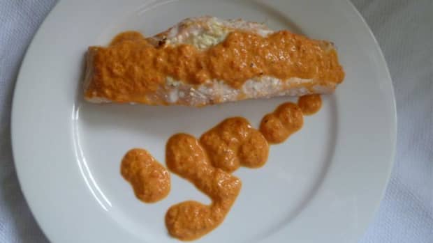 boursin-stuffed-salmon-with-roasted-red-pepper-sauce