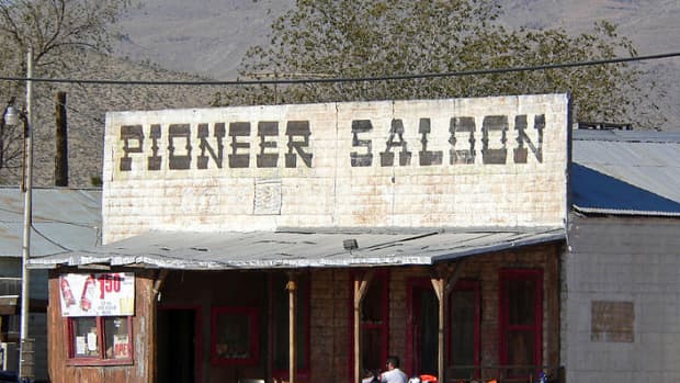 pioneer-saloon-in-goodsprings-nevada-tales-of-hollywood-and-gambling-gunfights-and-ghosts