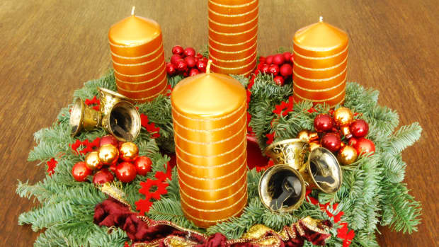 the-meaning-of-advent-celebrate-with-calendar-candles-wreath