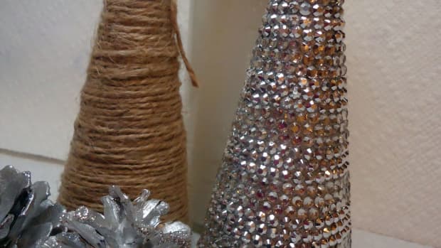 diy-holiday-home-decor-sparkly-rhinestone-covered-christmas-tree-cone