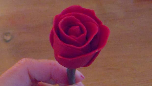 how-to-create-a-rose-with-modeling-clay