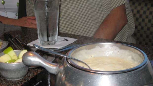 fondue-bourguignonne-at-the-melting-pot-restaurant