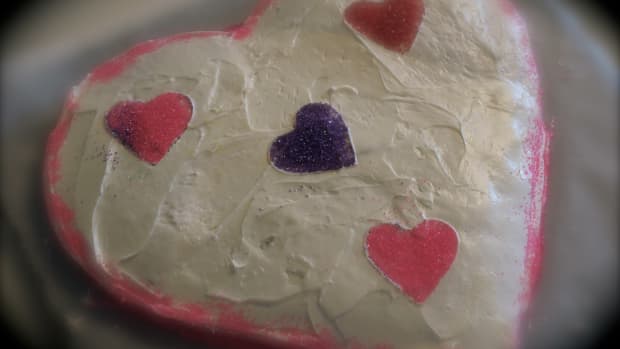 how-to-make-a-heart-shaped-cake-a-step-by-step-guide
