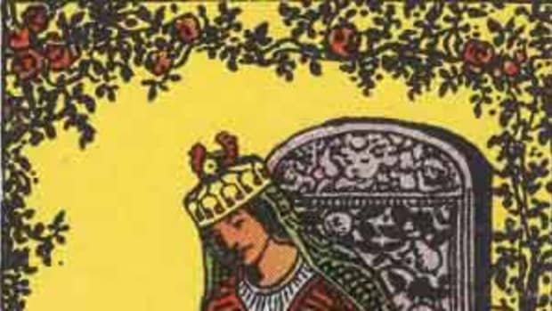 tarot-court-cards-queen-of-pentacles