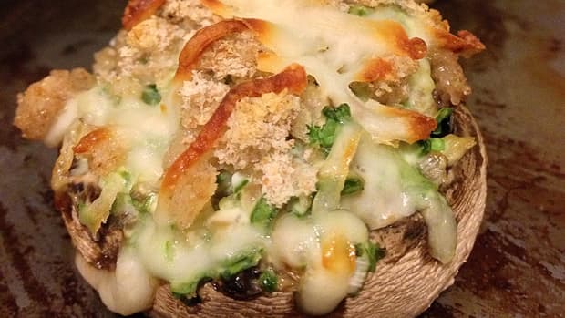 spinach-and-cheese-stuffed-mushrooms-caps-with-parmesan-crumbs-recipe