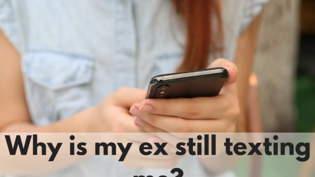 is-your-ex-texting-you-after-your-breakup-find-out-the-reasons-why