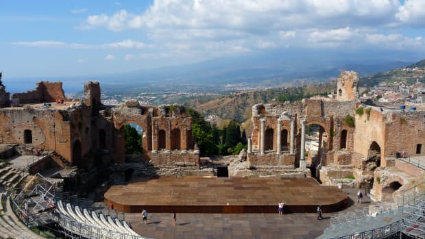 visiting-the-ancient-greek-theatre-taormina-sicily