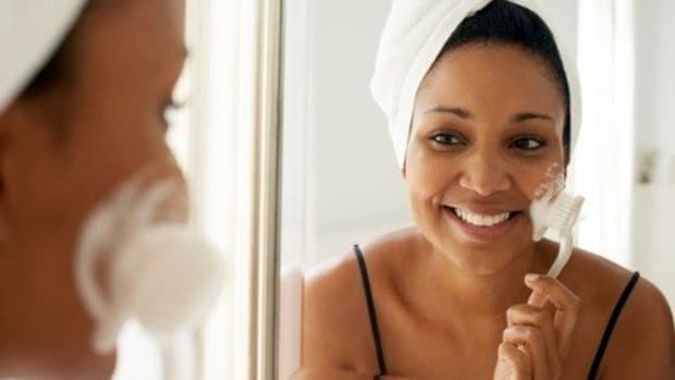 the-facial-brush-essential-in-a-skin-care-routine