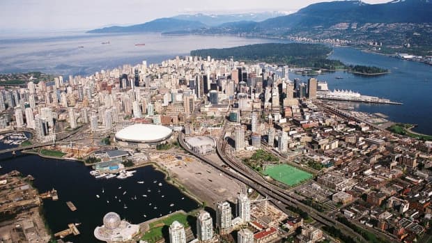 downtown-vancouver-bc-landmarks-photos-and-facts