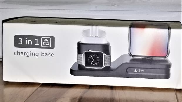 review-of-3-in-1-charging-dock-for-airpods-apple-watch-iphone