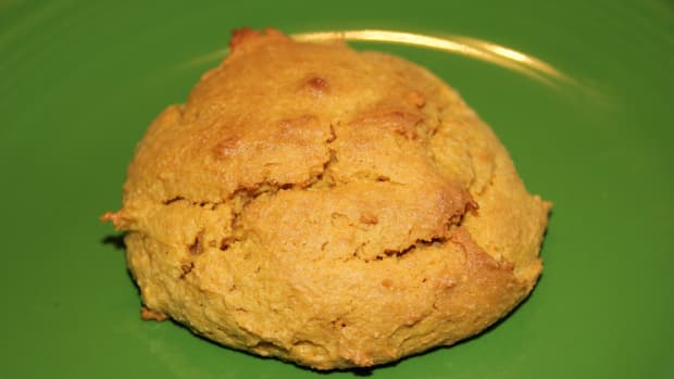 paleo-sweet-potato-biscuits-with-almond-flour-and-coconut-oil