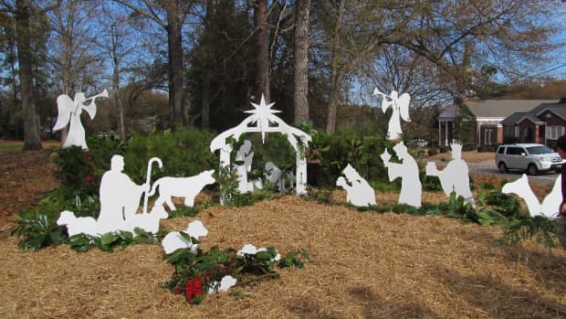 nativity-sets-outdoors
