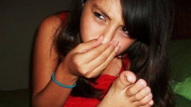 smelly-feet-why-feet-stink-and-how-to-stop-smelly-feet