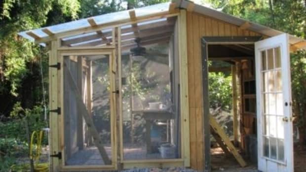 chicken-coop-greenhouse-construction