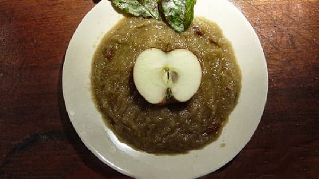 walnuts-and-applesauce