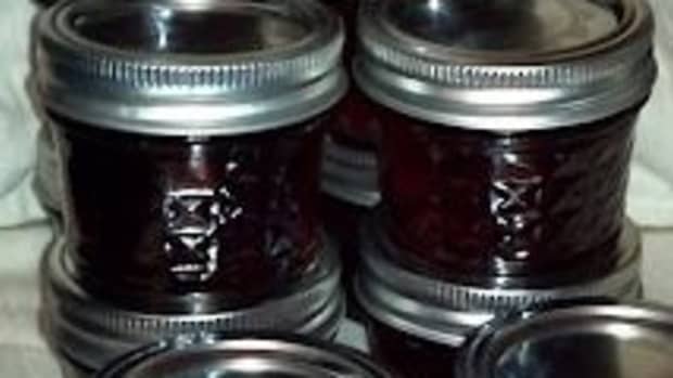homemade-basil-grape-jelly