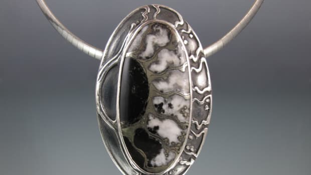 designing-from-the-stone-lisa-barth-s-fabulous-bezel-setting-techniques-in-metal-clay
