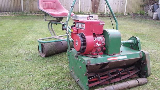 Pros and Cons of Battery-Powered Lawnmowers - Dengarden