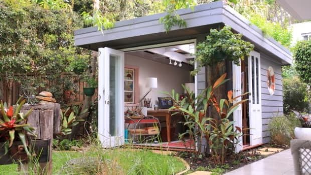turn-an-ordinary-outdoor-shed-into-the-ultimate-she-shed
