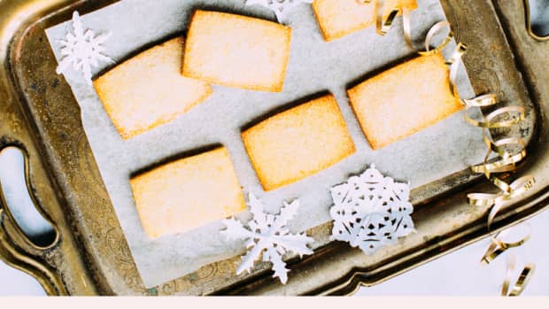 shortbread-biscuits-or-cookies-a-traditional-christmas-treat