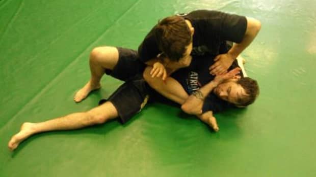 escaping-from-s-mount-and-technical-mount-into-leglocks-a-bjj-tutorial