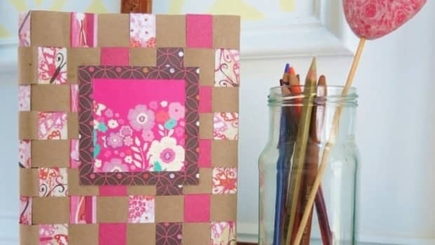 How to Make Crayon-Covered Jars for Party Favors & Gifts - FeltMagnet