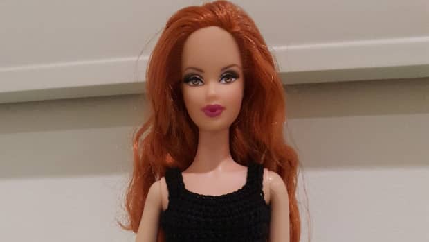 barbie-twisted-chevron-dress-free-crochet-pattern