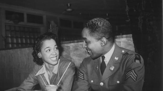 african-americans-ww2-homefront-photos-of-ideal-soldier