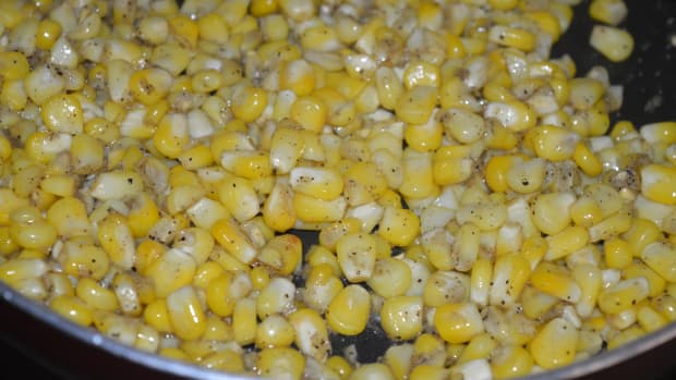 kid-recipes-how-to-make-butter-sweet-corn-in-10-minutes