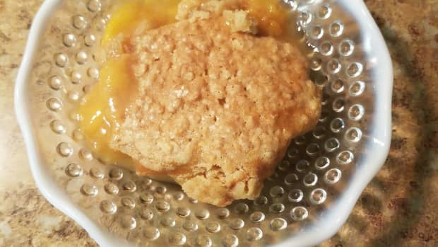 grandmas-peach-cobbler-crisp-recipe