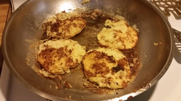 two-ingredient-banana-pancakes