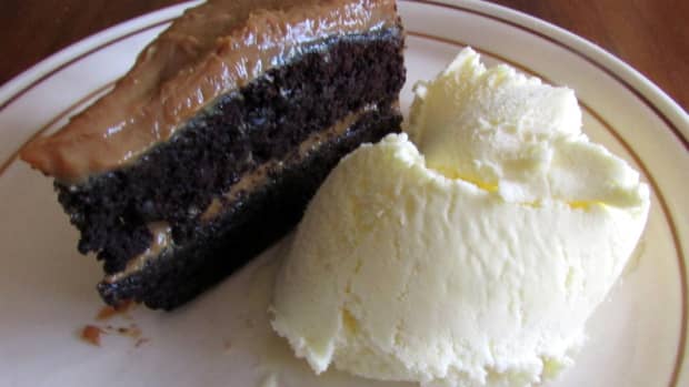 recipe-for-chocolate-cake-with-dulce-de-leche-filling-from-scratch-how-to-make-homemade-caramelized-condensed-milk
