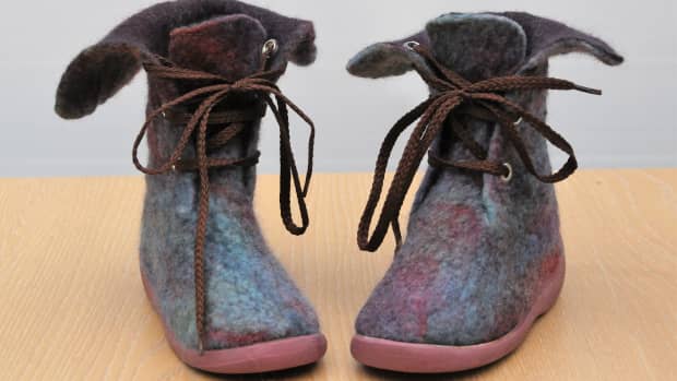 how-to-make-wet-felted-boots-for-children